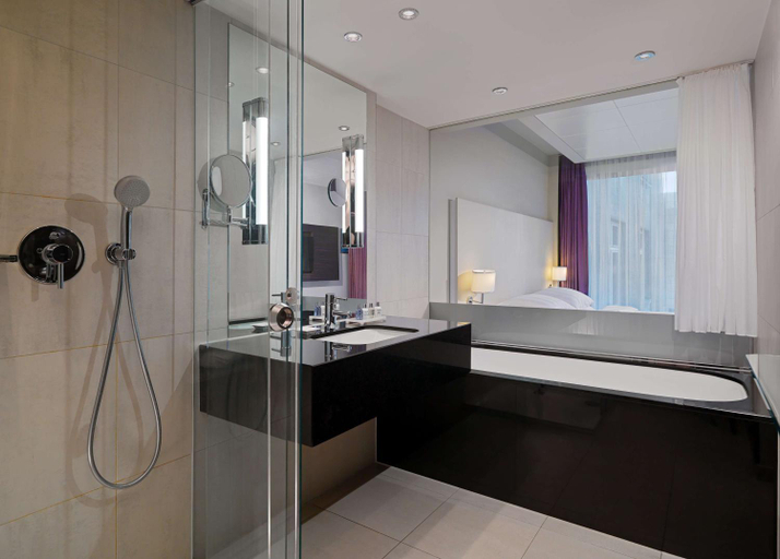 Bathroom 3, Radisson Blu Hotel Leipzig, Leipzig