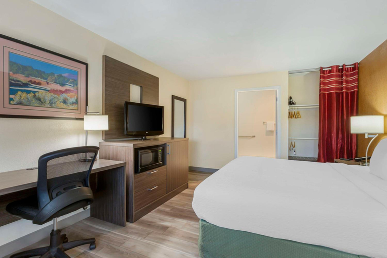 Bedroom 3, Best Western Superstition Springs Inn, Maricopa