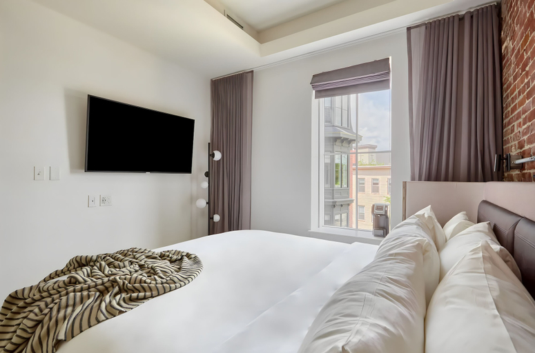 Room 5, Lark Hotels 907 Main, Cambridge