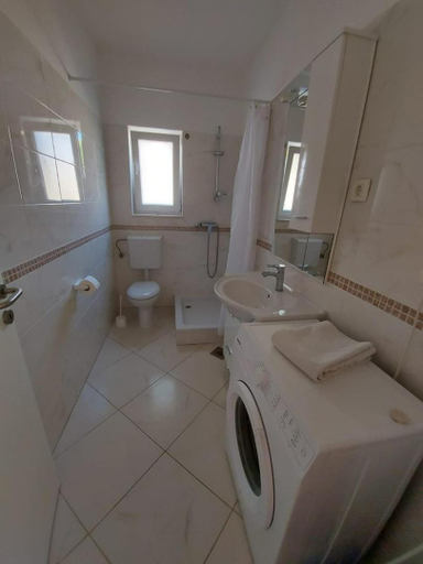 Bathroom 2, APARTMANI BELVEDERE BILO, Primošten