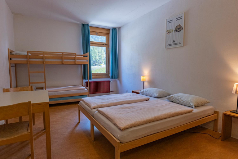 Bedroom, Pontresina Youth Hostel, Maloja