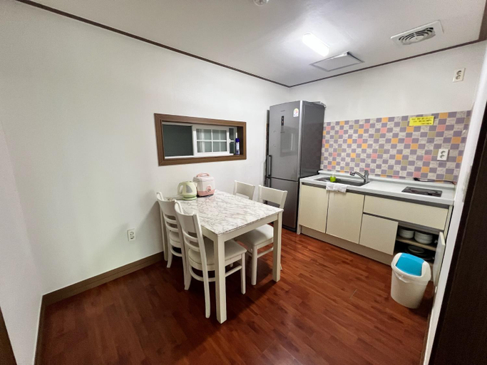 Others 4, White Dream Pension, Jeju