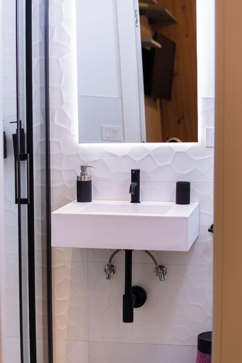 Bathroom 5, Gallo's City Rooms, Campobasso