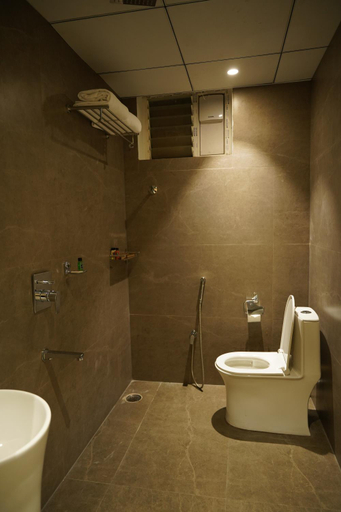 Bathroom 3, Clarion Hotel Hyderabad, Hyderabad