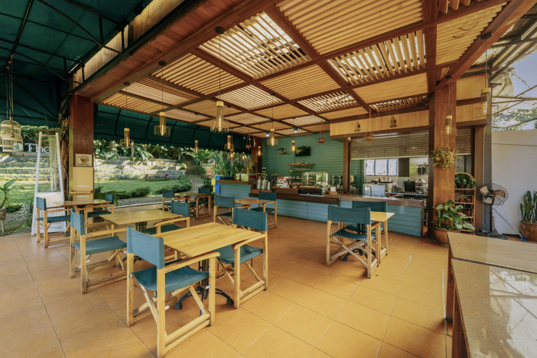 The Lodge Maribaya - Food & Drinks