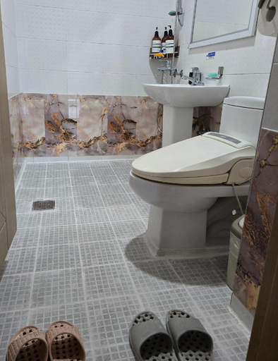 Bathroom 4, Geoje Esoui Haru Pension, Geoje