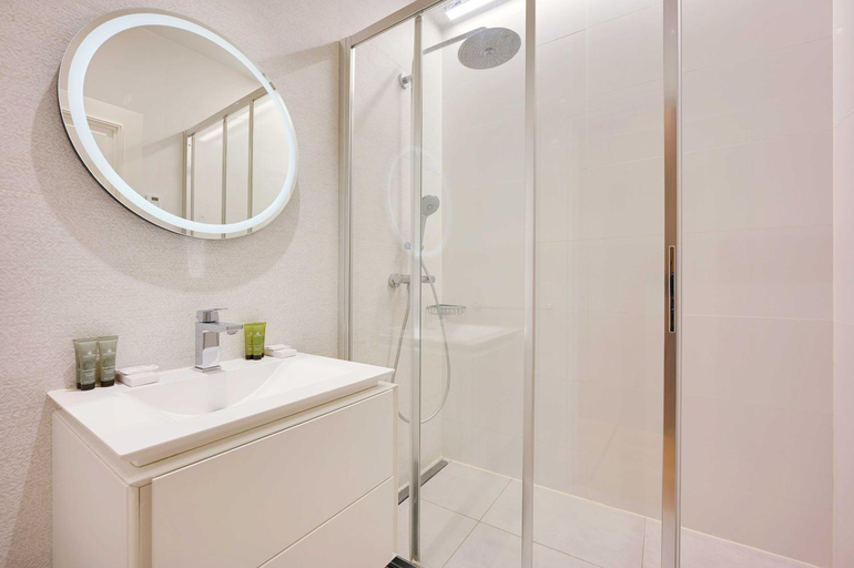 Bathroom 4, Superb apartment with terrace 2BR 4P Trocadero, Paris
