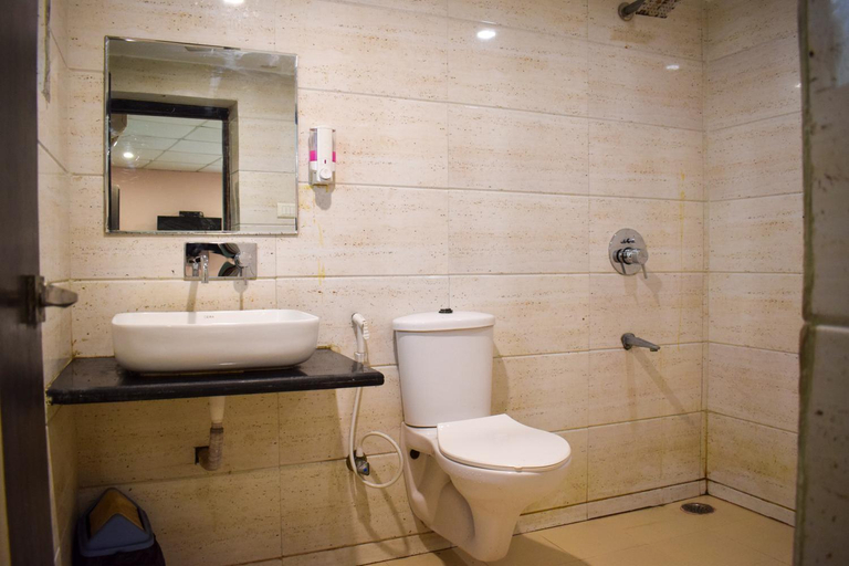 Bathroom 4, Hotel Ganpati Palace, Mathura