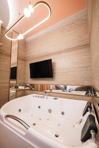 Bathroom 4, Ambasador Hotel, Durrësit