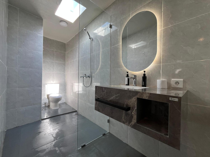 Bathroom 4, Villa Alisha Pererenan Canggu, Badung
