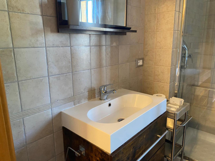 Bathroom 4, Castiglione Residence, Foggia