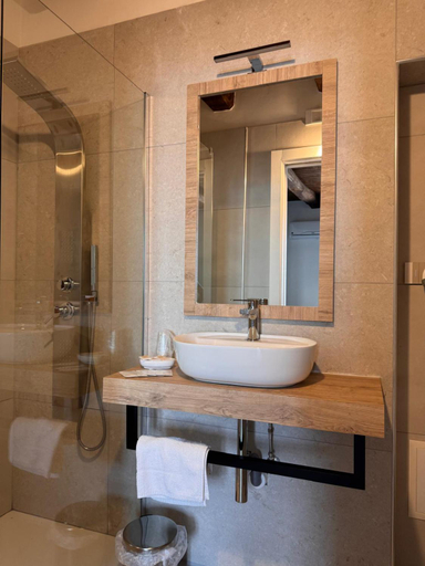 Bathroom 4, Fattoria Alvaneta, Salerno