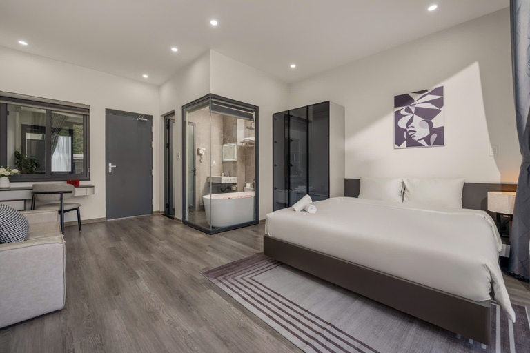 Room 5, Amelia, Da Nang