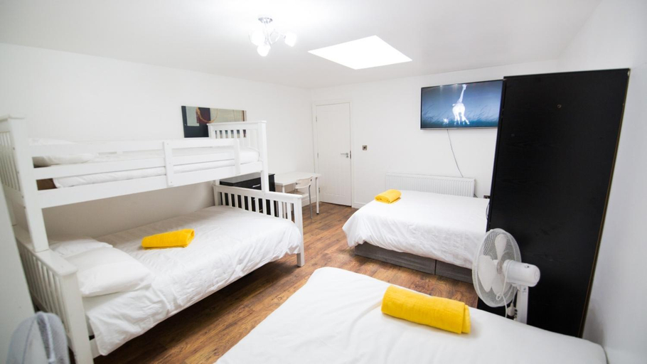 Bedroom, Rusholme Rooms, Manchester