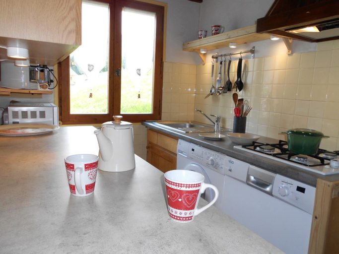 Others 4, Chalet in Notre-Dame near Ski Lift, Savoie