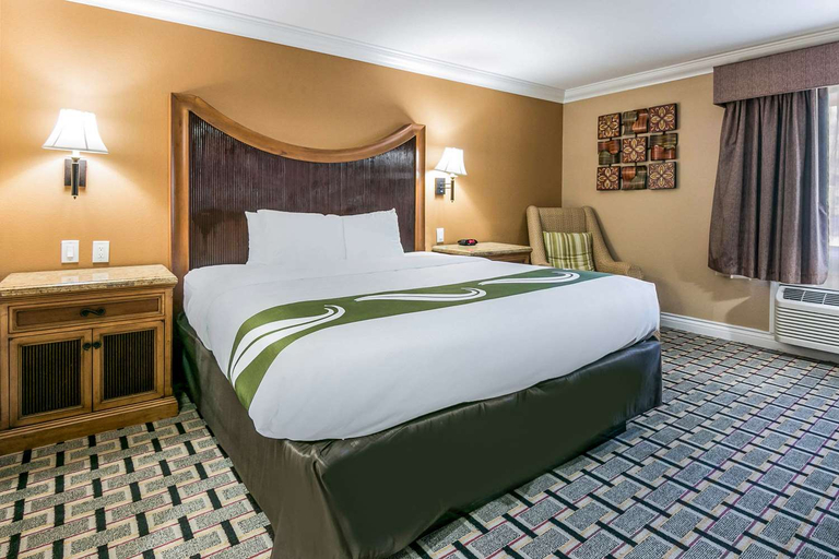 Bedroom 3, Quality Inn & Suites, Fulton