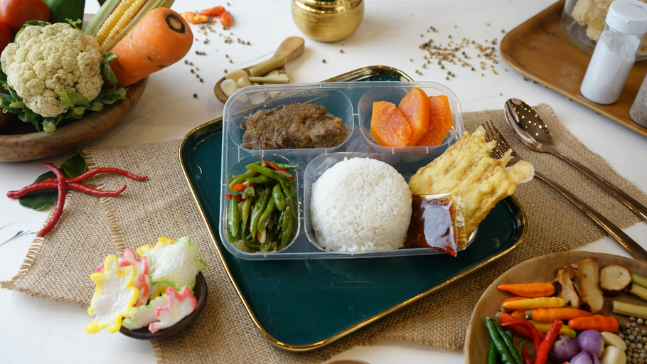Food & Drinks, Dparagon Matraman, East Jakarta