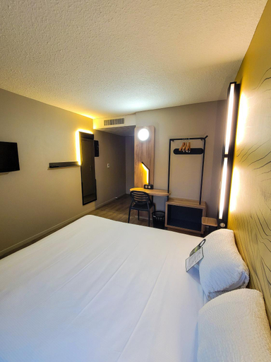 Bedroom 3, B&B HOTEL Aurillac Le Lioran, Cantal