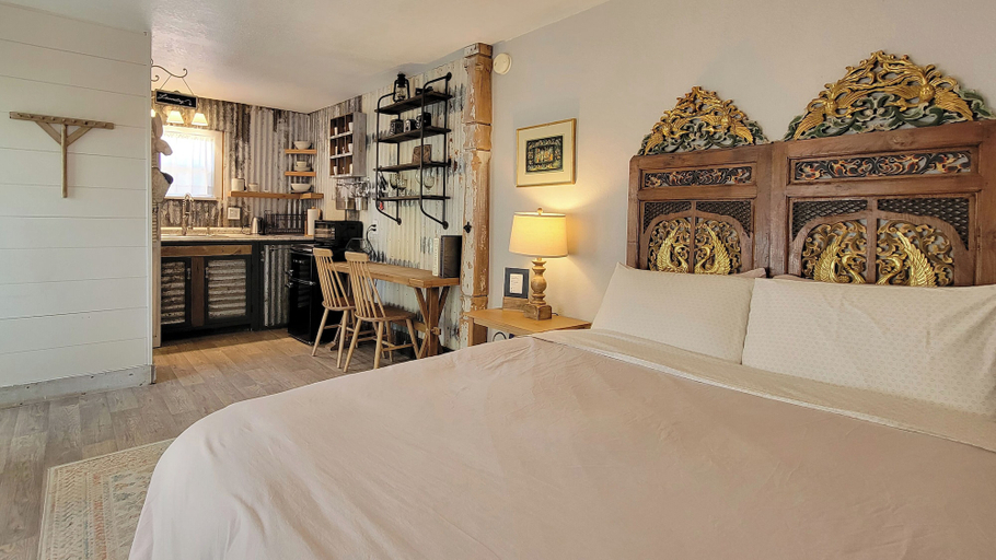 Room 4, Rosewood Studio by WanderLodges, Jackson