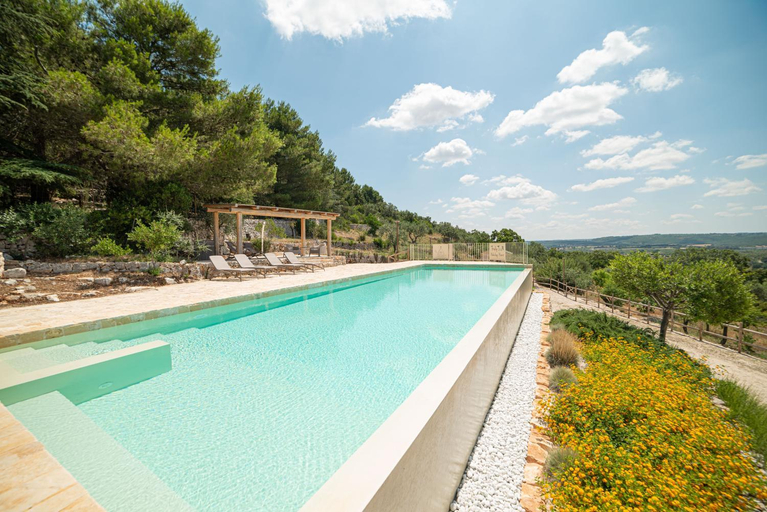 Swimming pool 2, Infinity Truly Trulli, Bari
