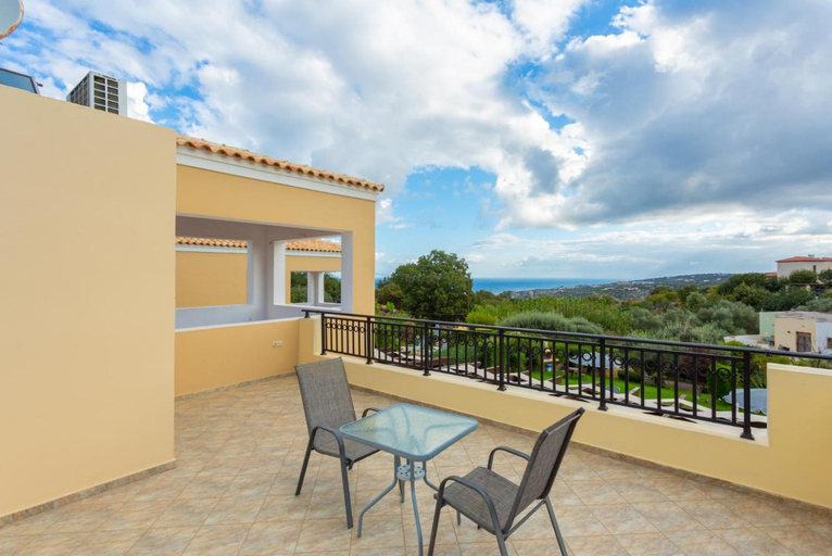 Others 4, Villa Mary, Crete