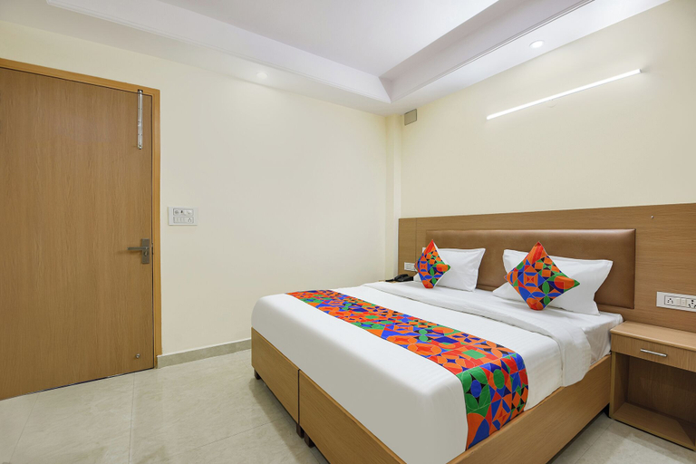 Room 4, FabHotel Dwarka Heritage - Nr. Yashobhoomi Convention Centre, Delhi