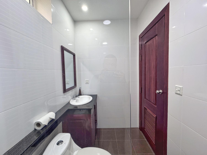 Bathroom 2, My Key Premier Palace Private Villa, Siem Reap