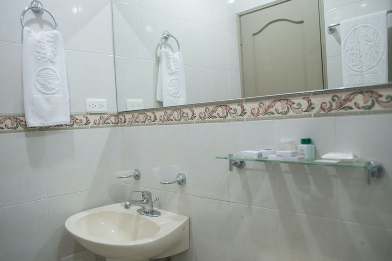 Bathroom 5, Hotel Costa Bonita, Montería