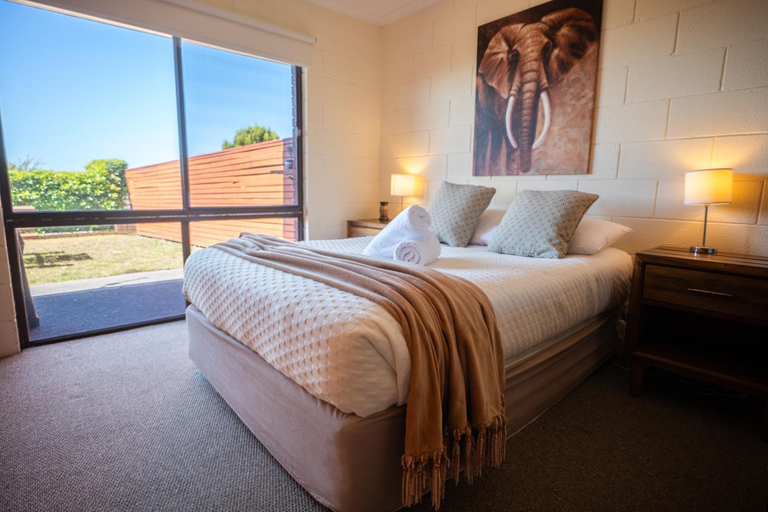Bedroom 3, Blue Seas Holiday Villas, Break O'Day