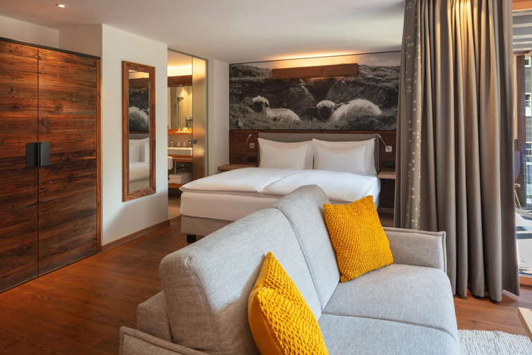 Bedroom 2, Europe Hotel & Spa, Visp