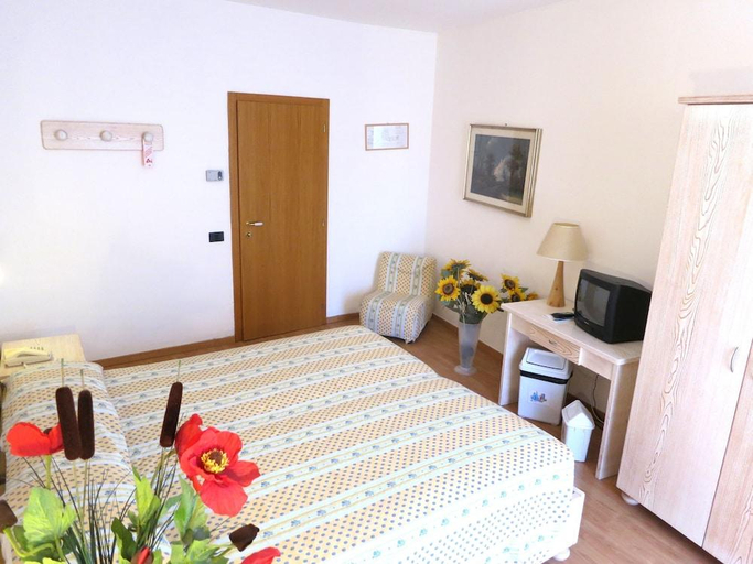 Bedroom 3, epOche HOTEL Zanella 1889, Trento