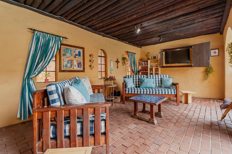 Public Area 3, Airport Tower Lodge, Ekurhuleni