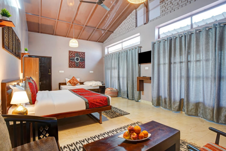 Bedroom, Nature's Vibe Stays Mukteshwar - A 4BHK Plum Orchard Villa, Nainital