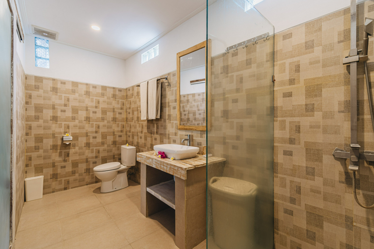 Bathroom 5, Sunshine Village Canggu, Badung