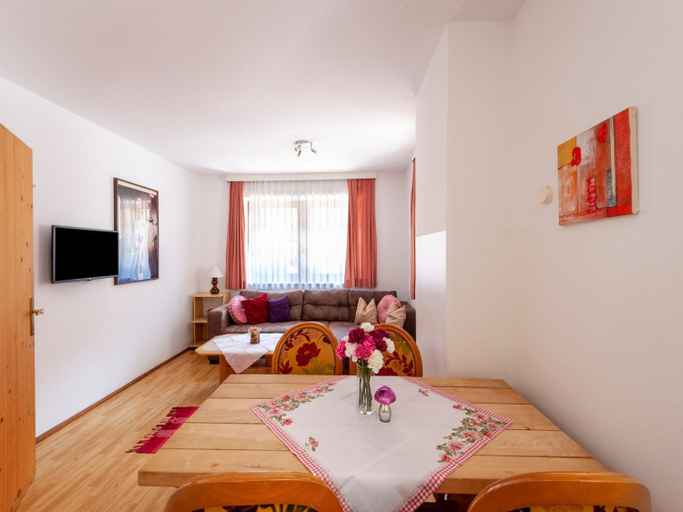 Bedroom 2, Apartment in Mayrhofen with balcony, Schwaz