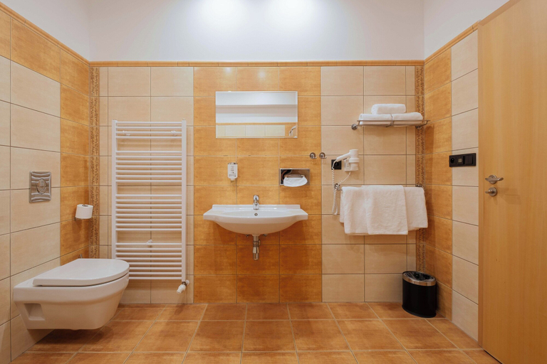 Bathroom 4, Hotel Slovan, Jeseník