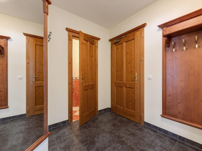 Public Area, Chalet in Saalbach near Ski Lift, Zell am See