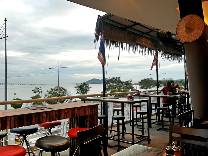 Food & Drinks, Maritime Suites Holiday Rental, Penang Island