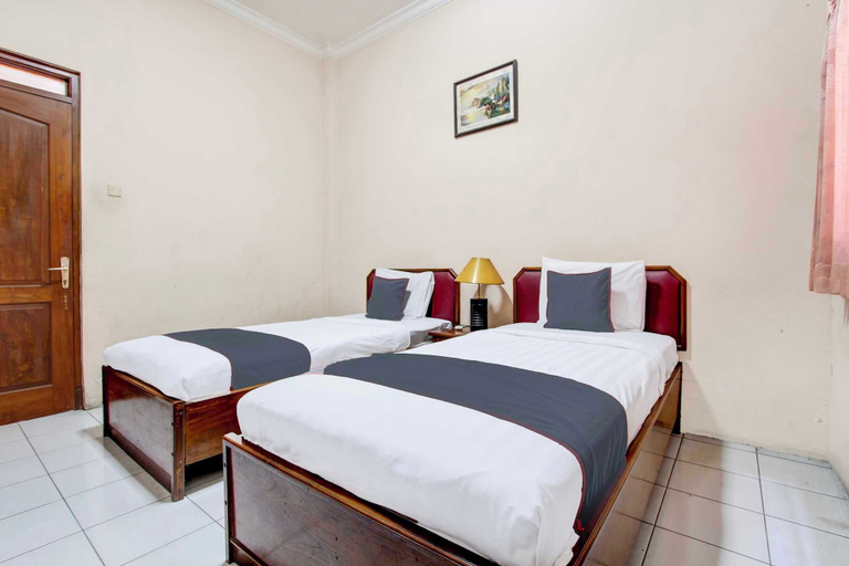 Room 3, OYO 95023 Hotel Alamanda Garut, Garut