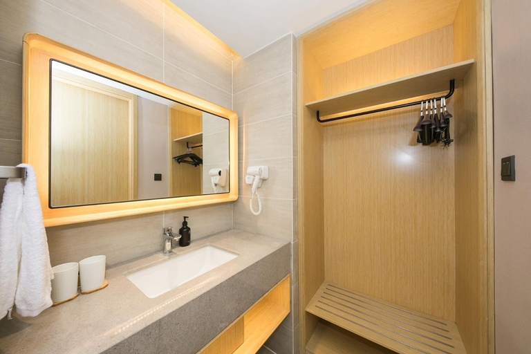Bathroom 4, Ji Hotel Beijing Changyang Metro Station, Beijing
