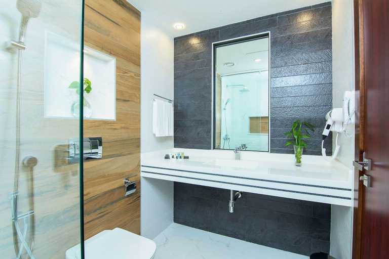 Bathroom 5, MUSCAT GATE HOTEL, Seeb