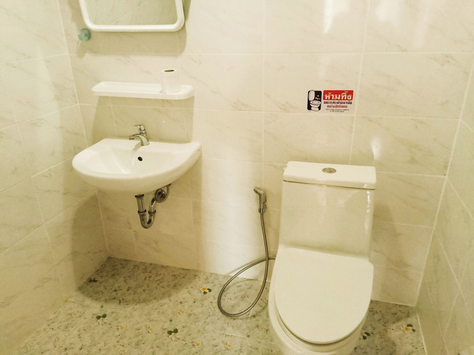 Bathroom 4, Chiang Kham Ruk Khun Hotel, Chiang Kham
