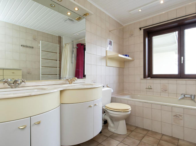 Bathroom 4, Rendeux Forest View Retreat, Luxembourg
