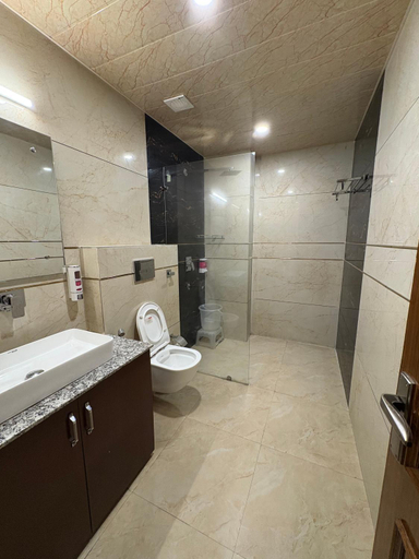 Bathroom 4, Hotel Manali Castle, Kullu