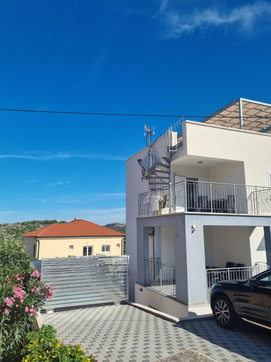 Exterior & Views, Matoc apartments, Murter