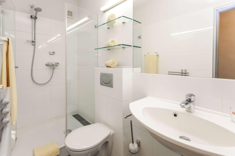 Bathroom 4, Centro Hotel Goya Wolfsburg Trademark Collection, Wolfsburg