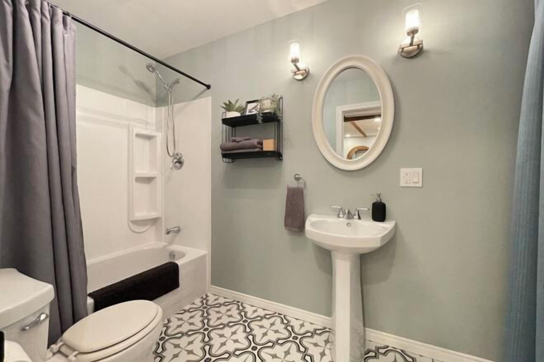 Bathroom 3, 35SV-T1 The Shoemaker, Communauté-Urbaine-de-Québec
