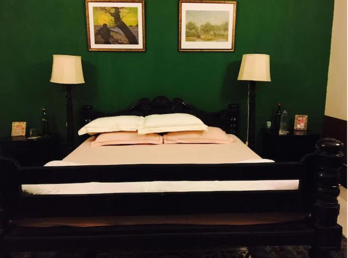 Others 5, The Sarovar Palace, Kaushambi