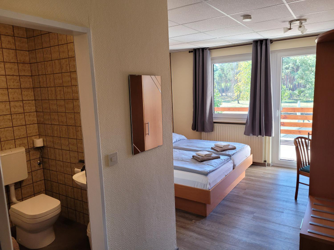 Bedroom 2, Hotel-Restaurant Hubertus, Gifhorn