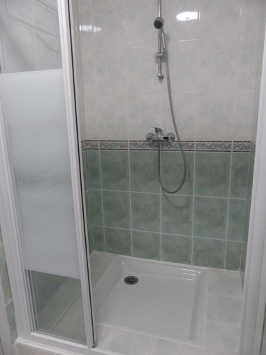 Bathroom 3, REVES DE BAIE - Chambre d'hotes COSY avec table BIO et MASSAGES - Vue panoramique exceptionnelle, Manche